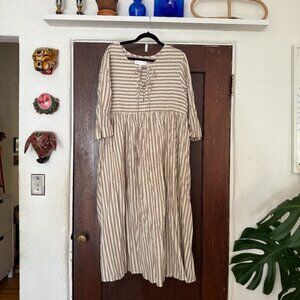 Tradlands Birdie Bell Sleeve Dress